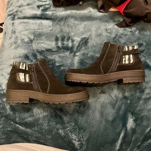 NWOT Earth Origins Black Suede Bootie